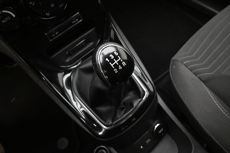 Ford Fiesta 1,0 EcoBoost 74kW Titanium Ser - fotka 21 z 28