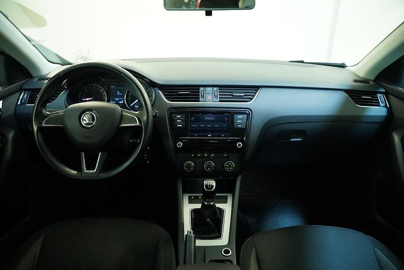 Škoda Octavia - fotka 5 z 26