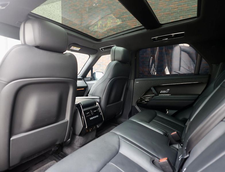Land Rover Range Rover Sport (2022) 3.0 V6 ehybrid - fotka 27 z 45