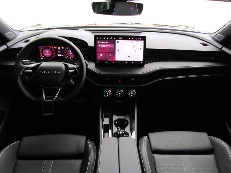 Škoda Superb (2026) Sportline 2.0 TDI 142 kW DSG 4 - fotka 15 z 30