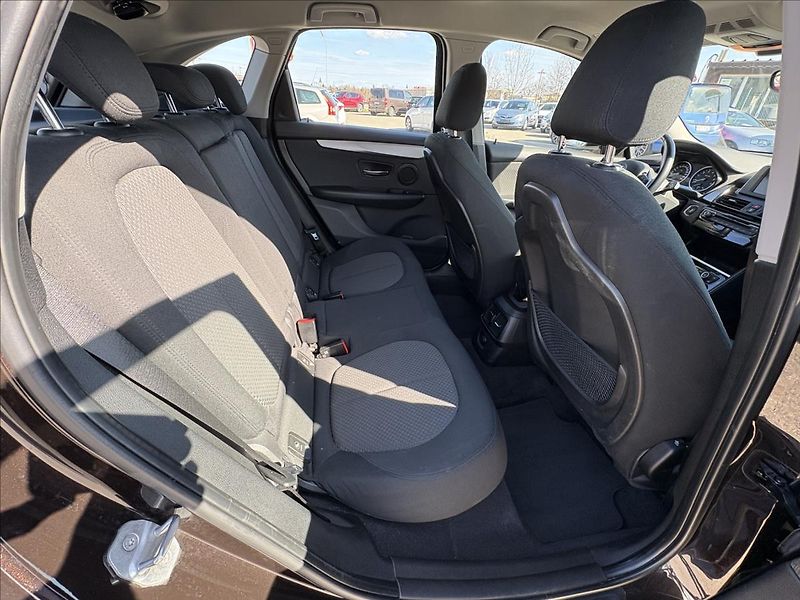 BMW Řada 2 1,5 218i 100kW AT,Led,Navi,PDC - fotka 30 z 37
