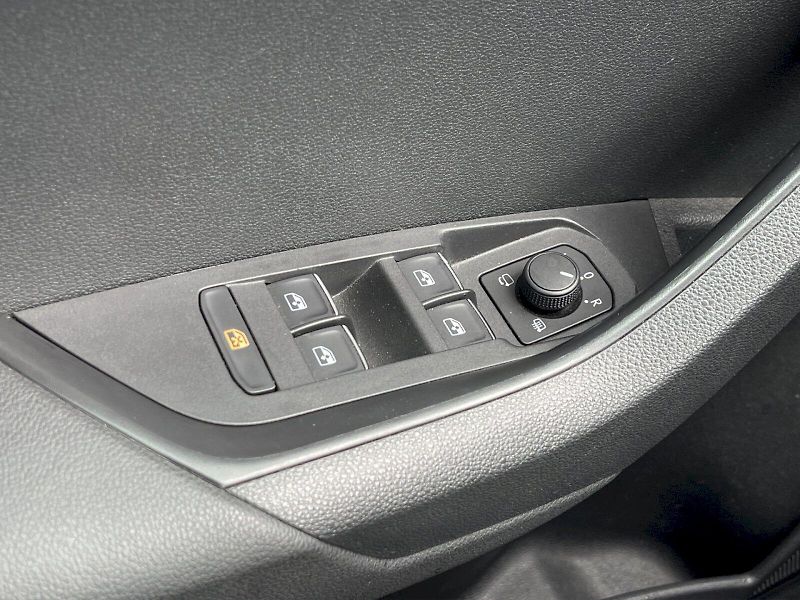 Škoda Karoq (2019) 1.6 TDI 85 kW Style Plus - fotka 25 z 34