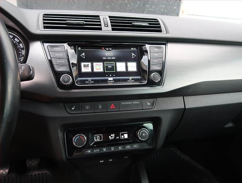 Škoda Fabia (2018) Style 1.0 TSI, Navi, Tempomat - fotka 12 z 20