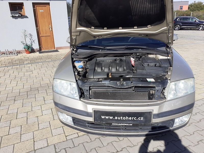 Škoda Octavia (2006) 1.9 TDi  1.MAJ.ČR - fotka 21 z 47