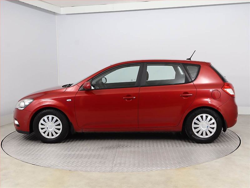 Kia Ceed (2009) 1.6 CRDi, po STK - fotka 3 z 13