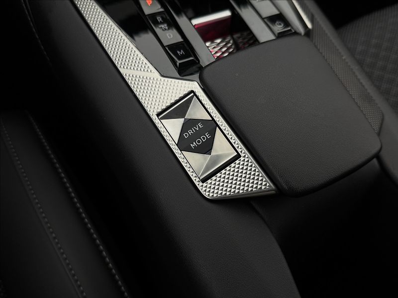 DS Automobiles DS4 1,5 DPH HUD TROCADERO AT8 ČR - fotka 28 z 47