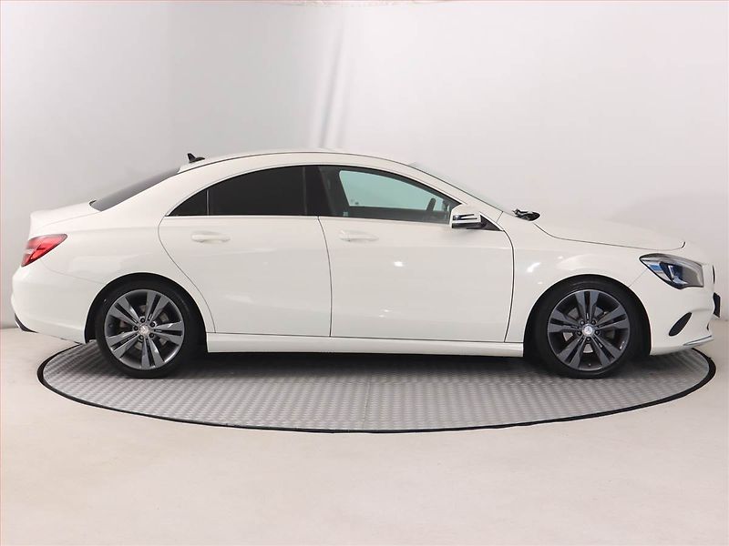 Mercedes-Benz CLA (2016) 200 CDI, Automat, Kůže, Navi - fotka 6 z 20