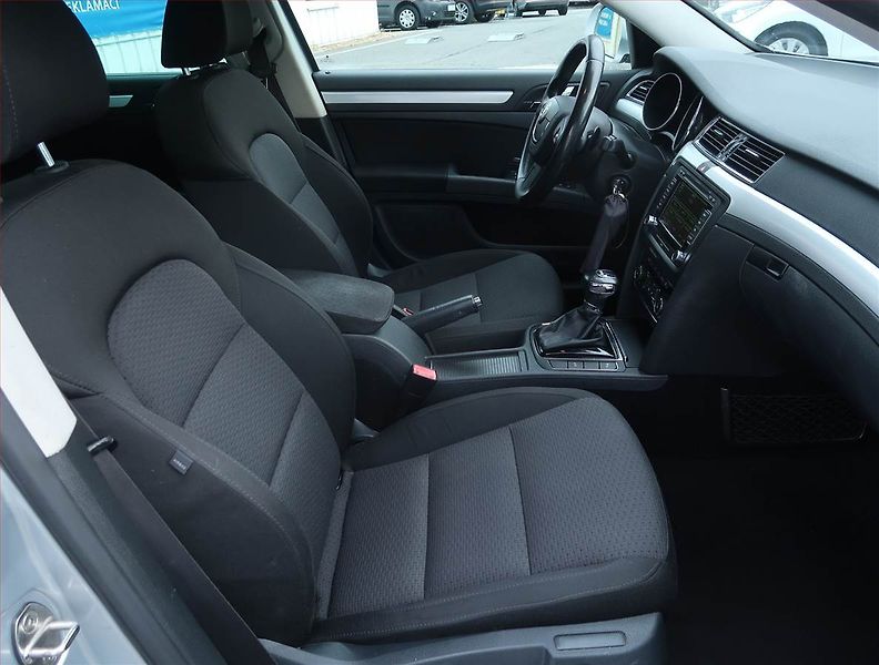 Škoda Superb (2012) Elegance 2.0 TSI, Automat - fotka 9 z 22