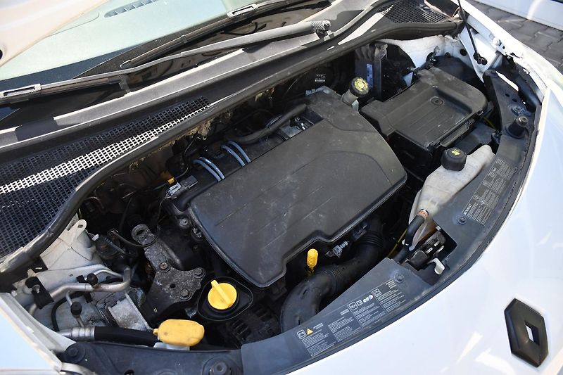 Renault Clio 1,2i 55KW SPORT 2xKOLA  - fotka 34 z 36