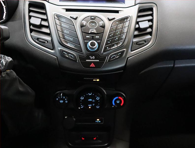 Ford Fiesta (2016) 1.5 TDCi, v dobrém stavu - fotka 13 z 16