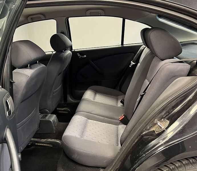 Škoda Octavia 1,9 TDI Tour - fotka 8 z 13