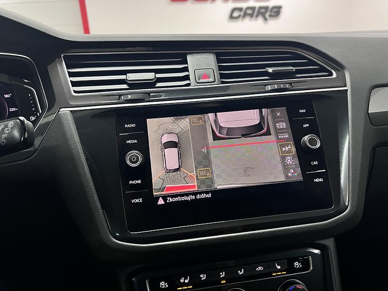Volkswagen Tiguan IQ.DRIVE, 2.0 TSI 140 kW, 4x4 - fotka 42 z 44