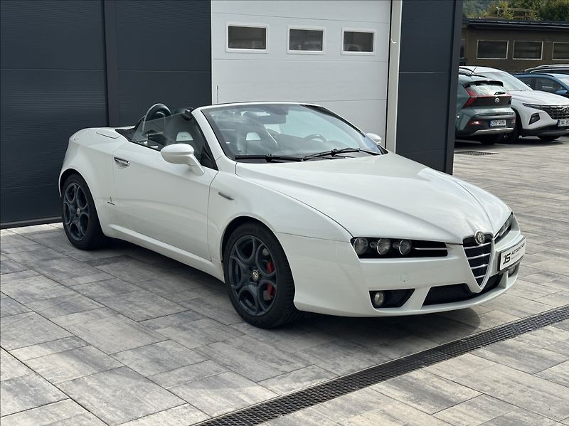 Alfa Romeo Spider 2,2 JTS 185PS  Exclusive - fotka 5 z 48