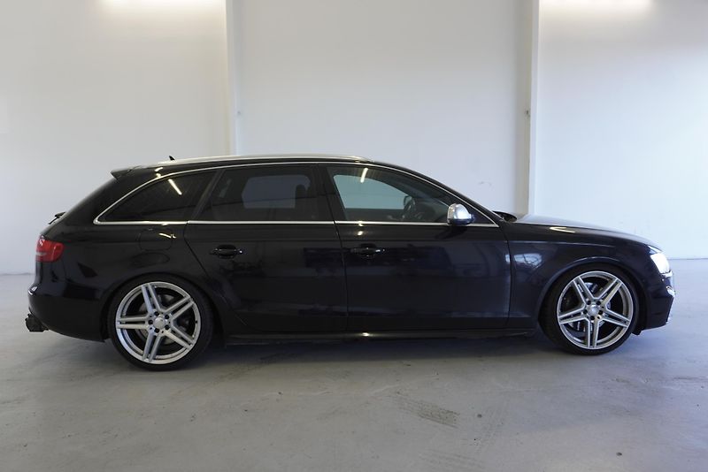 Audi S4 3.0 TFSI 333PS QUATTRO AUTOMAT - fotka 6 z 36