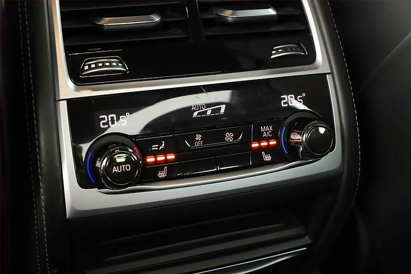 BMW Řada 7 (2019) M Paket 730 d xDrive, ČR - fotka 30 z 31