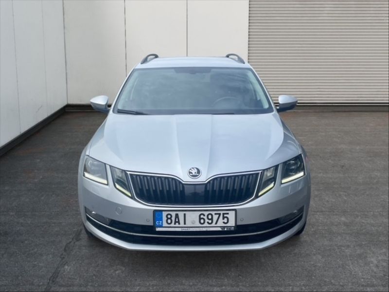 Škoda Octavia 2,0 TDI Style DSG - fotka 2 z 11
