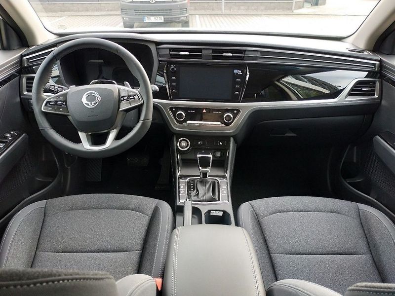 KGM Korando 1.5T, SMART,2WD, AT, SKLADEM - fotka 15 z 35
