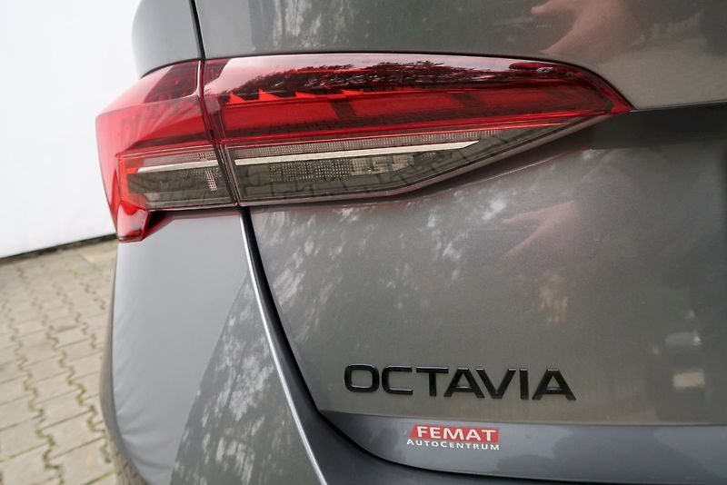Škoda Octavia (2025) SportLine 2,0 TSI 110 kW DSG M - fotka 15 z 28