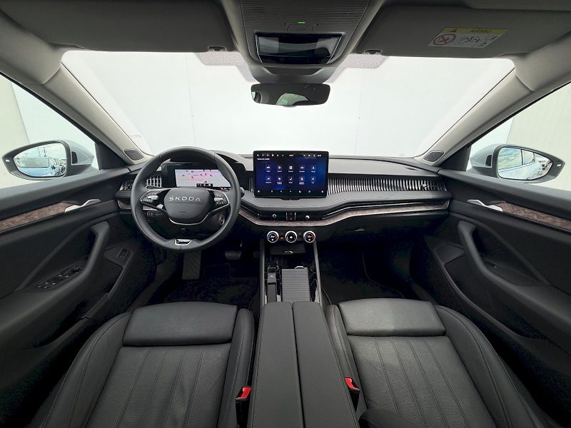 Škoda Superb (2025) 2.0 TDI 142kW 4x4 L&K Nez.Tope - fotka 10 z 35