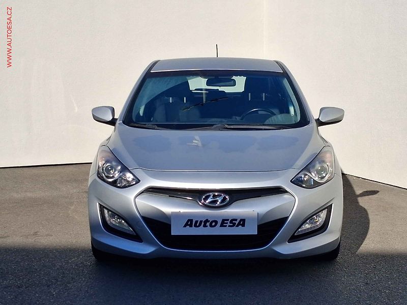 Hyundai i30 (2013) 1.4 i, 1.maj,ČR, AC, tempo - fotka 2 z 13