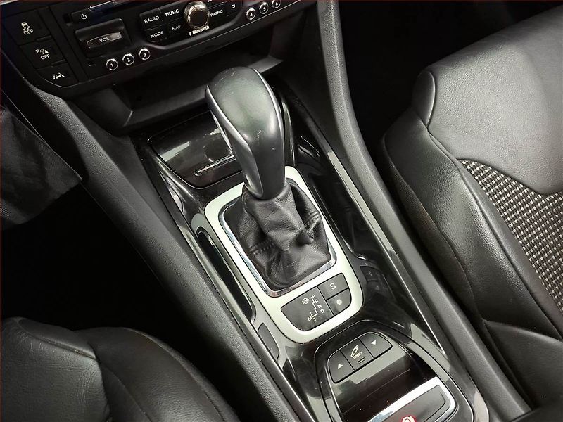 Citroën C5 (2014) 2.2 HDI, 4X4, Automat, Navi - fotka 13 z 15