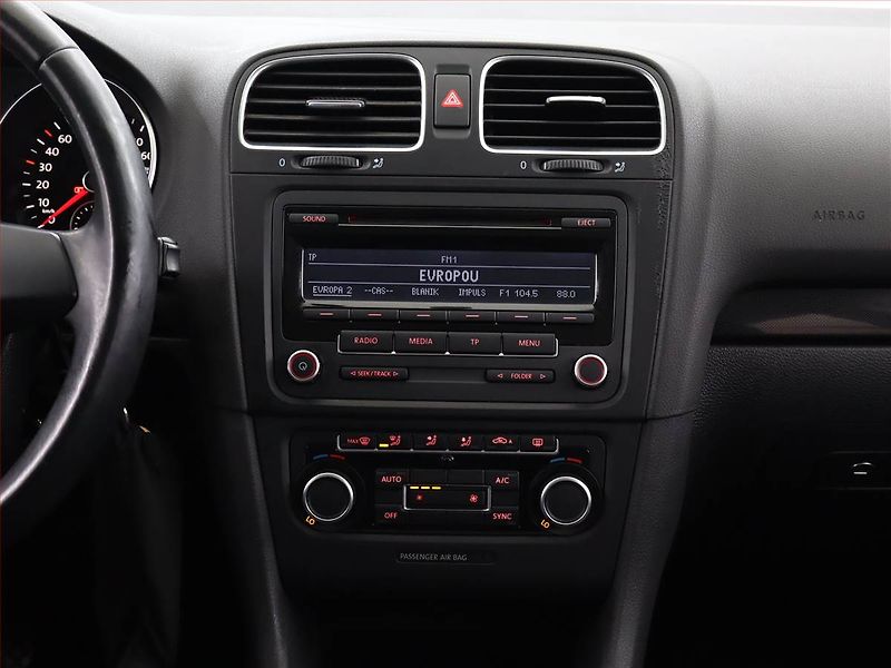 Volkswagen Golf (2012) 1.2 TSI, Tempomat - fotka 10 z 14