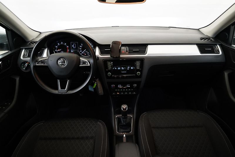 Škoda Rapid - fotka 5 z 35