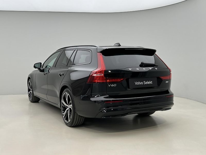Volvo V60 B4 PLUS DARK PANORAMA - fotka 11 z 49