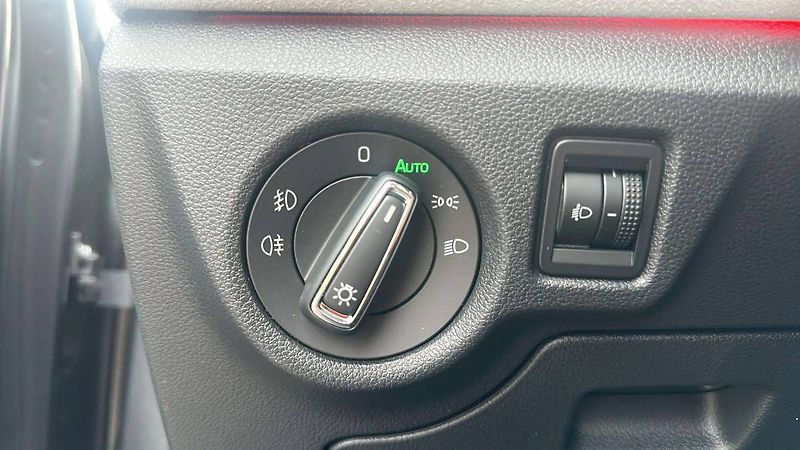 Škoda Scala Top Selection 1,0 TSI 85kW MT6 - fotka 19 z 26