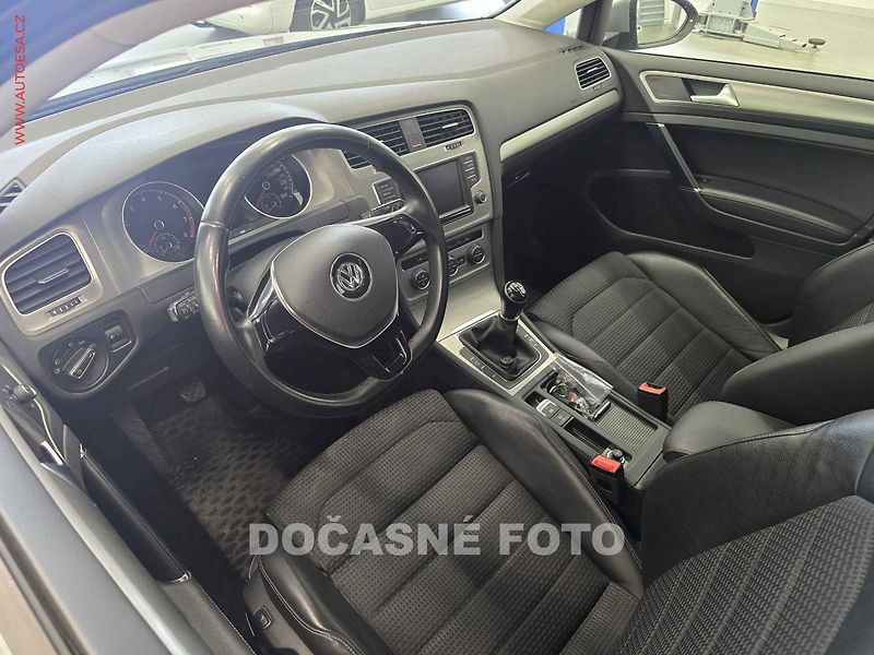 Volkswagen Golf (2016) 1.4 TSI, 1.maj,ČR, servis - fotka 3 z 4