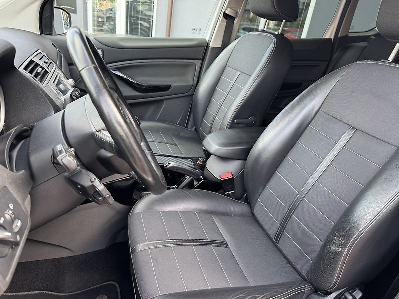Ford Kuga (2011) 2.0TDCi AWD Titanium Navi - fotka 26 z 49