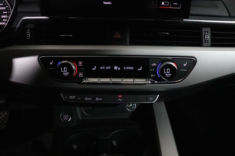 Audi A4 Limuzína 35 TFSI 110 kW - fotka 21 z 25