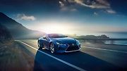 Lexus LC 500 v odstínu Structural Blue.