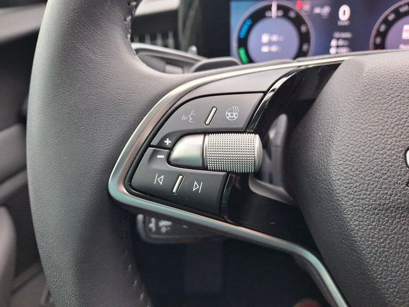 Škoda Superb (2025) Combi iV L&K DSG 1,5TSi 150kW - fotka 17 z 35