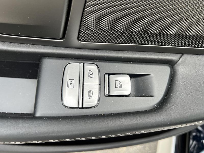 BMW Řada 7 (2017) 750d xDrive Laser Full  - fotka 33 z 39