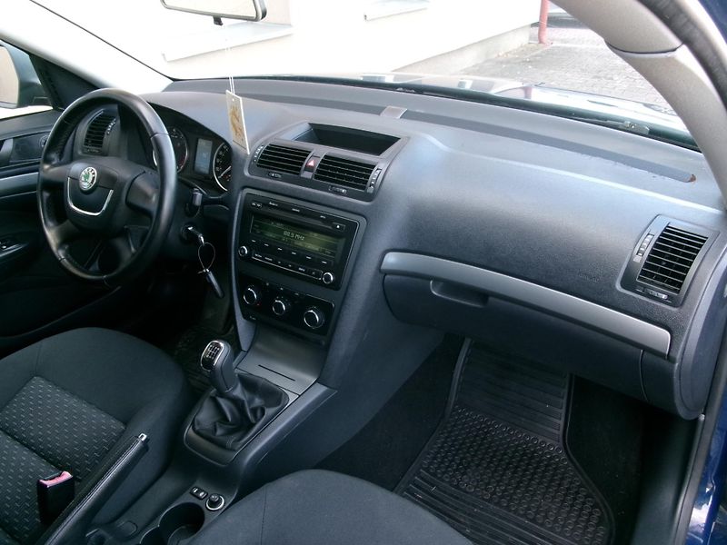 Škoda Octavia (2012) 1,2 TSI KLIMA  - fotka 22 z 25