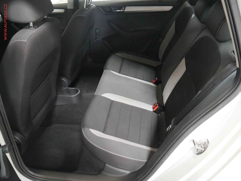 Škoda Rapid (2018) 1.0 TSi, ČR, servis.kniha, AC - fotka 10 z 19