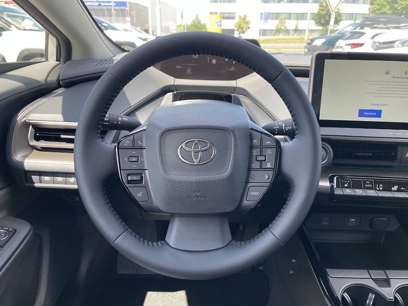 Toyota Prius 2.0 Plug-in Hybrid Prestige - fotka 14 z 30