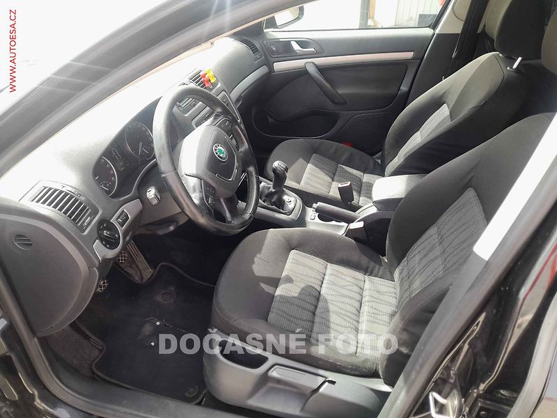 Škoda Octavia (2012) 2.0 TDi, ČR, autoAC - fotka 3 z 3