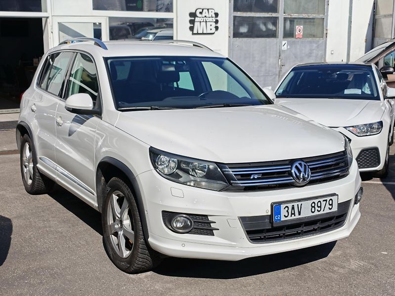 Volkswagen Tiguan 2,0 TDi R-Line  - fotka 3 z 21