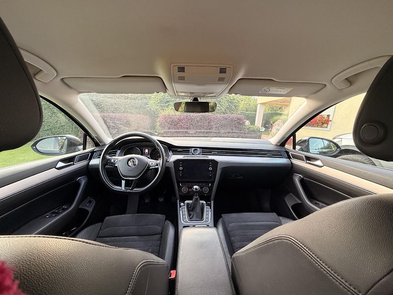 Volkswagen Passat Variant (2018) 2.0TDI,110kW,R-Line,TZ,2.maj. - fotka 16 z 18