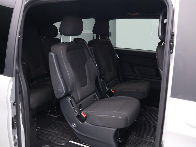 Mercedes-Benz Třídy V 2,1 220d 120kW Bluetec 8-míst - fotka 13 z 35