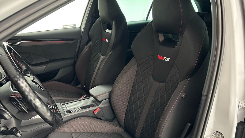 Škoda Octavia 2.0 TSI DSG RS Combi - fotka 15 z 26