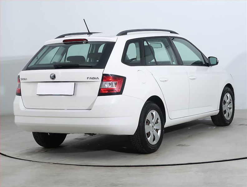 Škoda Fabia (2017) Ambition Plus 1.2 TSI - fotka 5 z 17