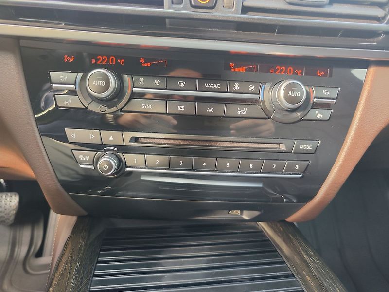 BMW X5 30d/190kW xDrive AT - fotka 25 z 38