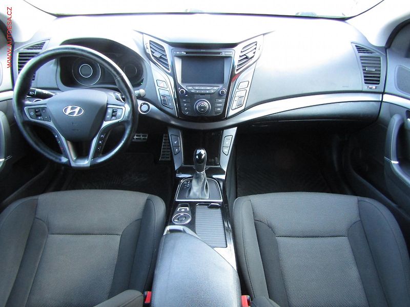 Hyundai i40 (2016) 1.7 CRDi, 1.maj,ČR, AT - fotka 8 z 20