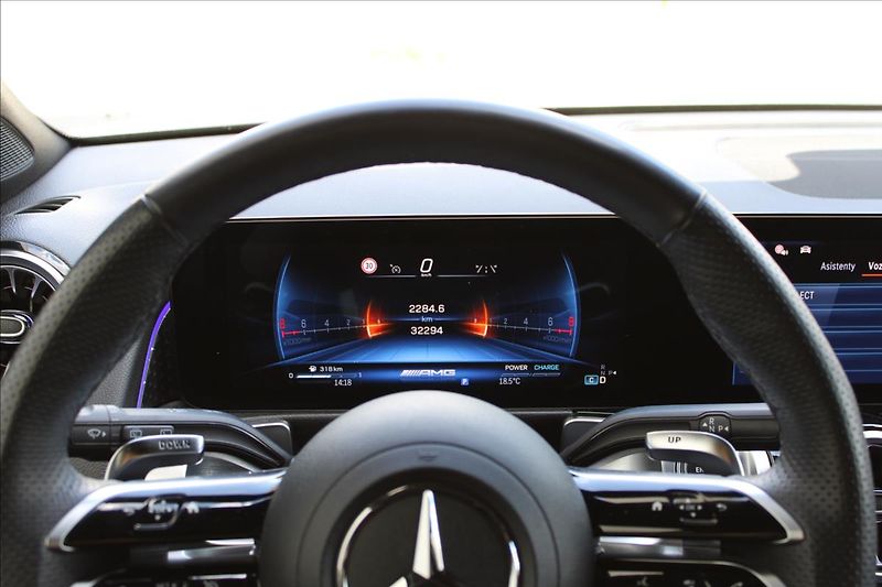 Mercedes-Benz GLB 35 AMG*4M*FACEL*ZÁR*DPH*CZ - fotka 15 z 42