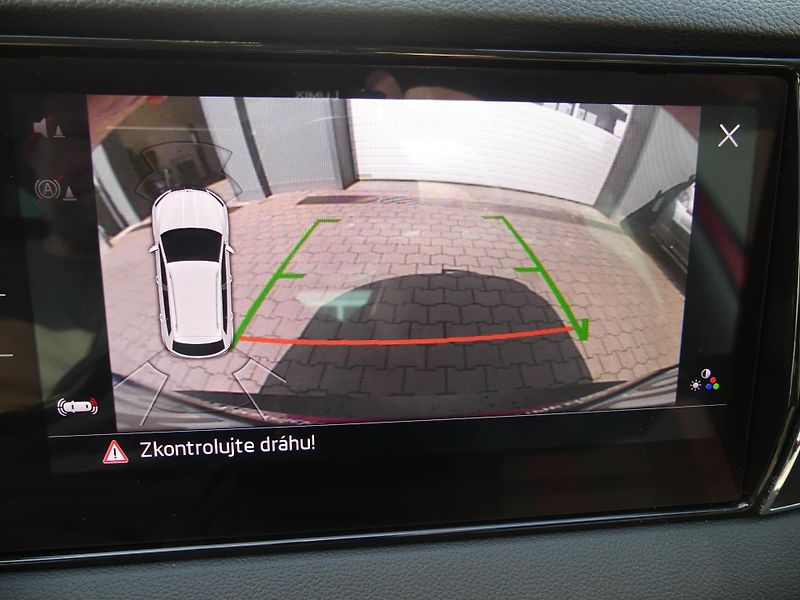 Škoda Karoq (2018) 1,0 TSi DSG - fotka 23 z 24
