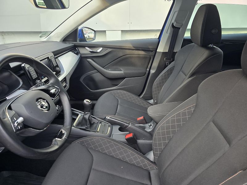 Škoda Scala Ambition 1,0 TSI (85 kW) MAN - fotka 9 z 10