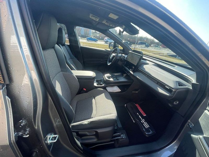 Toyota bZ4X EV FWD 73.1 kWH Style - fotka 28 z 30